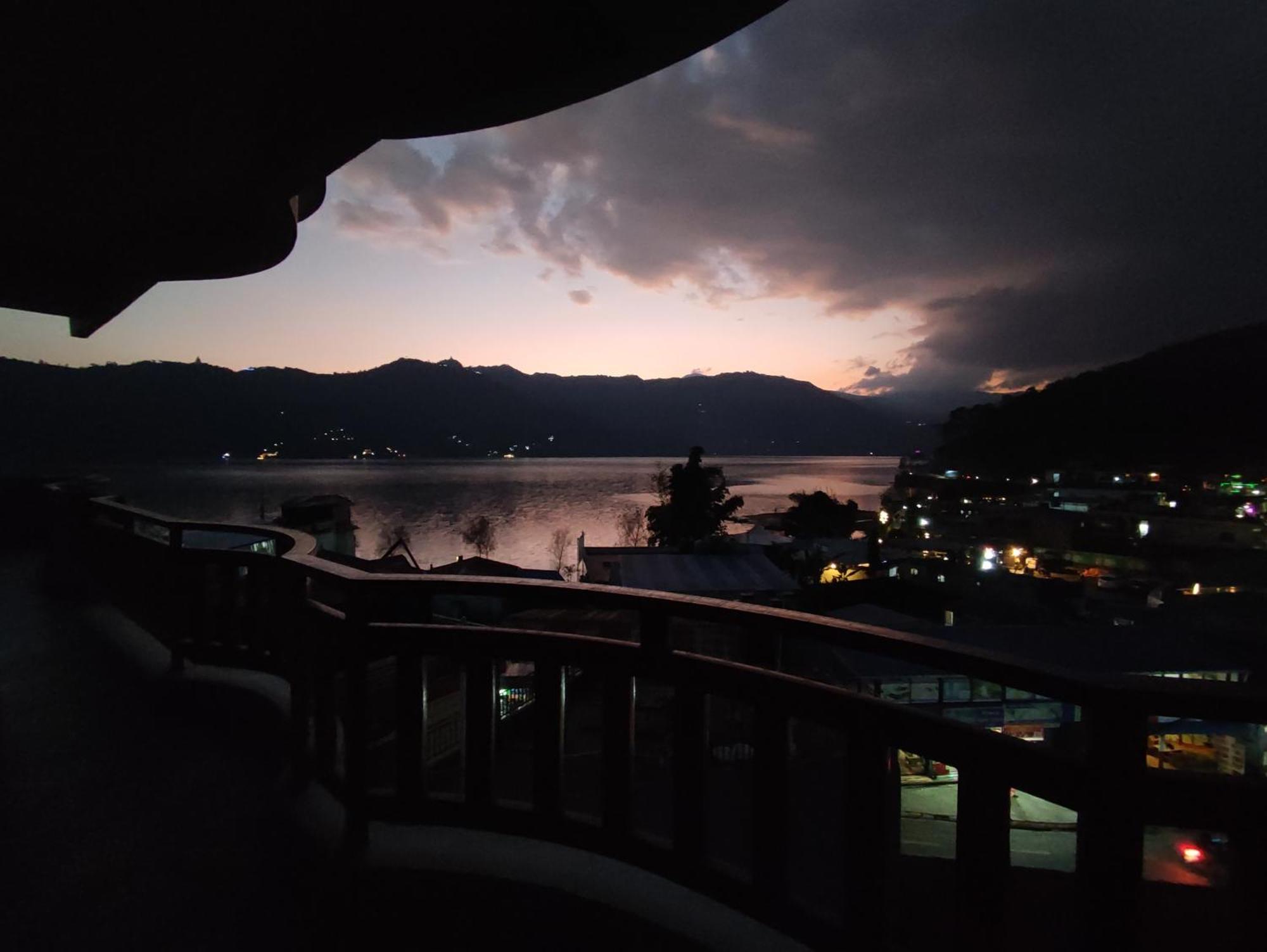 Hotel Kajiinn Pokhara Exteriör bild