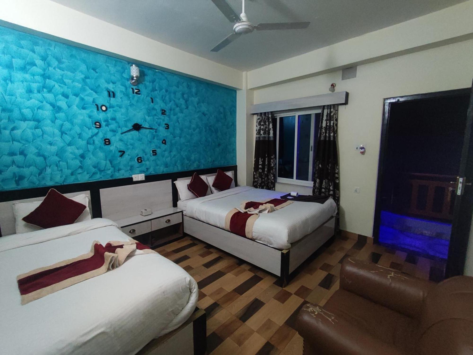 Hotel Kajiinn Pokhara Exteriör bild